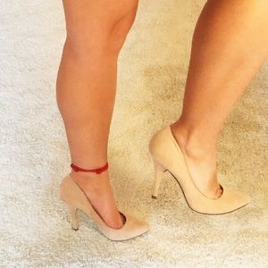 Nude Pumps